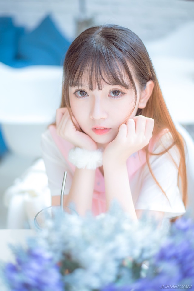 有时候爱情不是因为看到了才相信，而是因为相信才看得到。